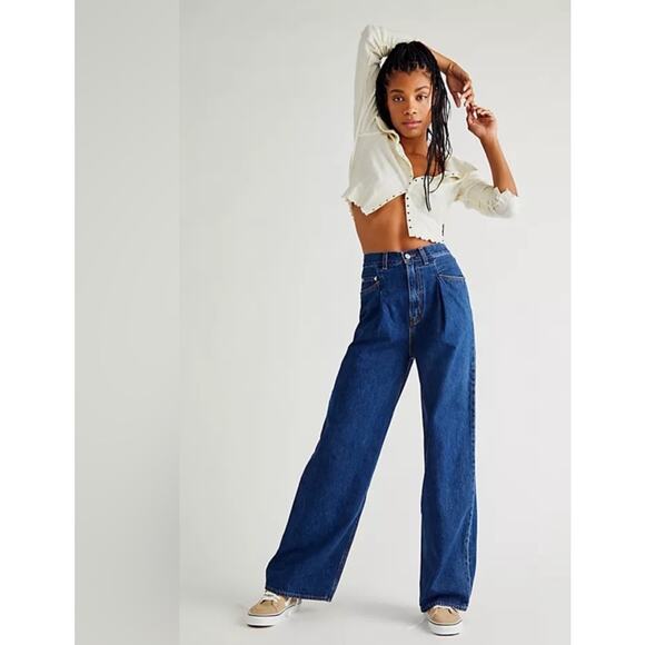 Levi’s High Loose Jeans in Dark Wash Size 29 x 31 - Picture 1 of 11